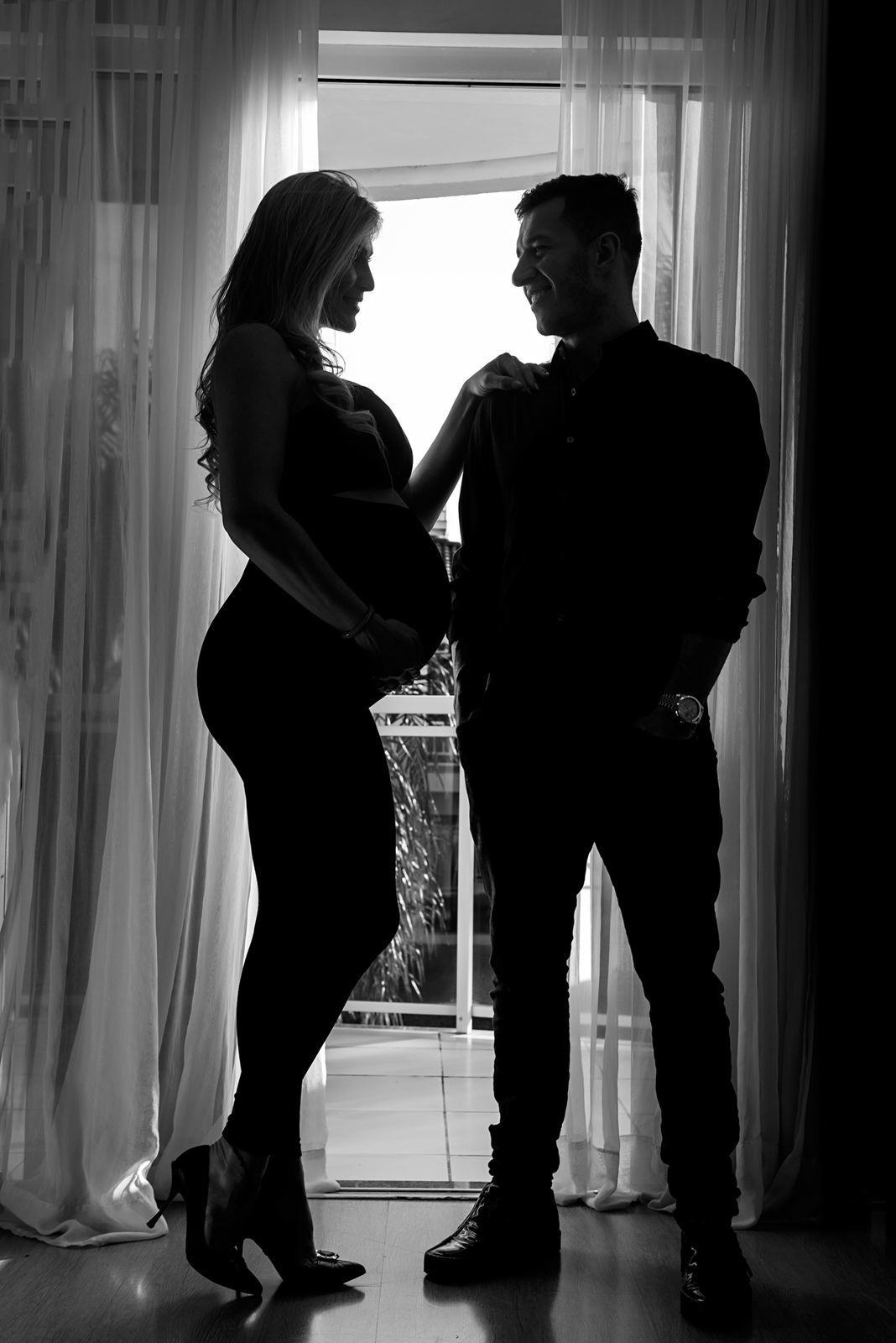 Foto Ensaio com gestante com Glamour , Romantismo e Sensualidade, Chapecó. Foto Ensaio com gestante com Glamour , Romantismo e Sensualidade, Chapecó. - Imagem 10