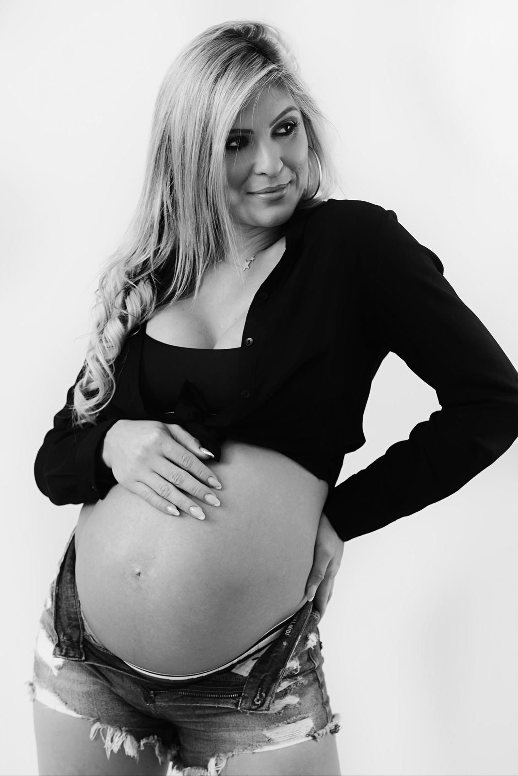 Foto Ensaio com gestante com Glamour , Romantismo e Sensualidade, Chapecó. Foto Ensaio com gestante com Glamour , Romantismo e Sensualidade, Chapecó. - Imagem 7