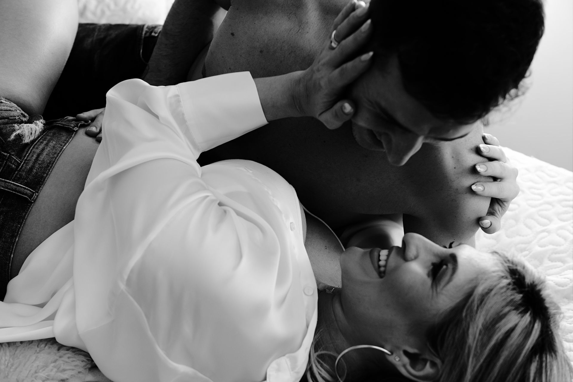 Foto Ensaio com gestante com Glamour , Romantismo e Sensualidade, Chapecó. Foto Ensaio com gestante com Glamour , Romantismo e Sensualidade, Chapecó. - Imagem 9