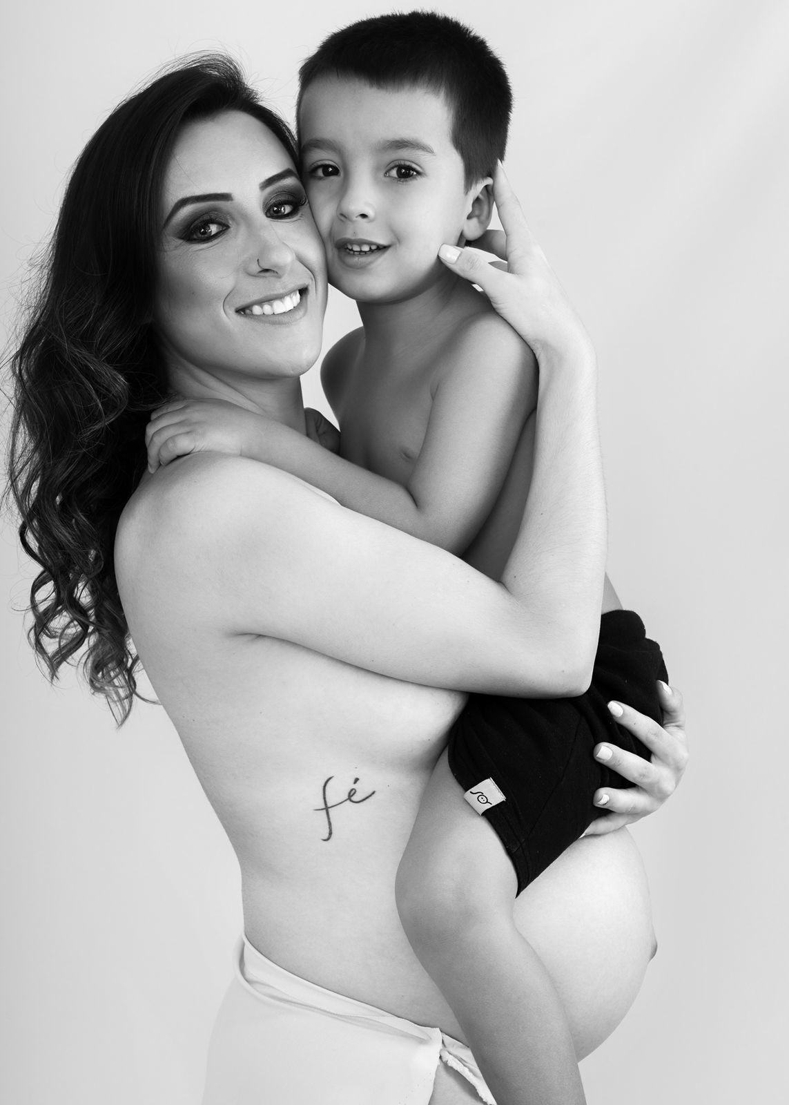 Foto Ensaio  gestante com Glamour , Romantismo  e Sensualidade, Chapecó. - Imagem 3