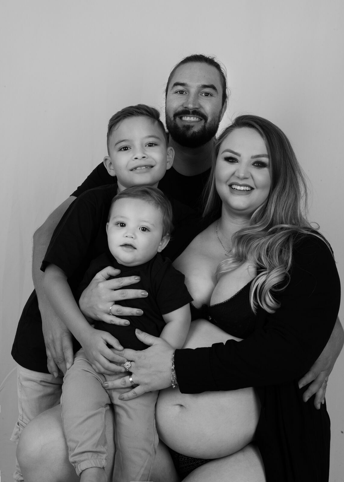 Foto Ensaio  gestante Dani com Glamour , Romantismo  e Sensualidade, Chapecó. - Imagem 1