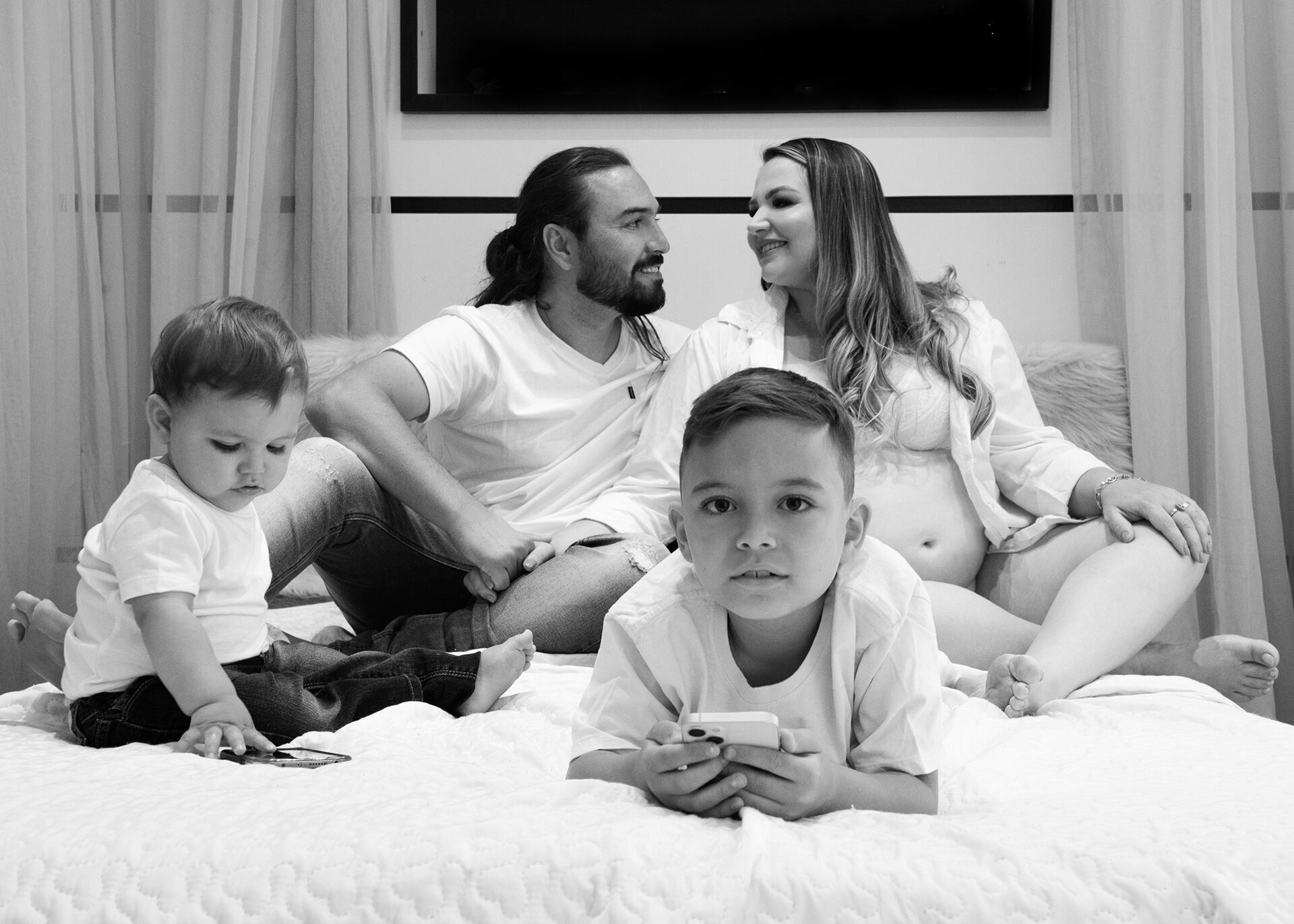 Foto Ensaio  gestante Dani com Glamour , Romantismo  e Sensualidade, Chapecó. - Imagem 5