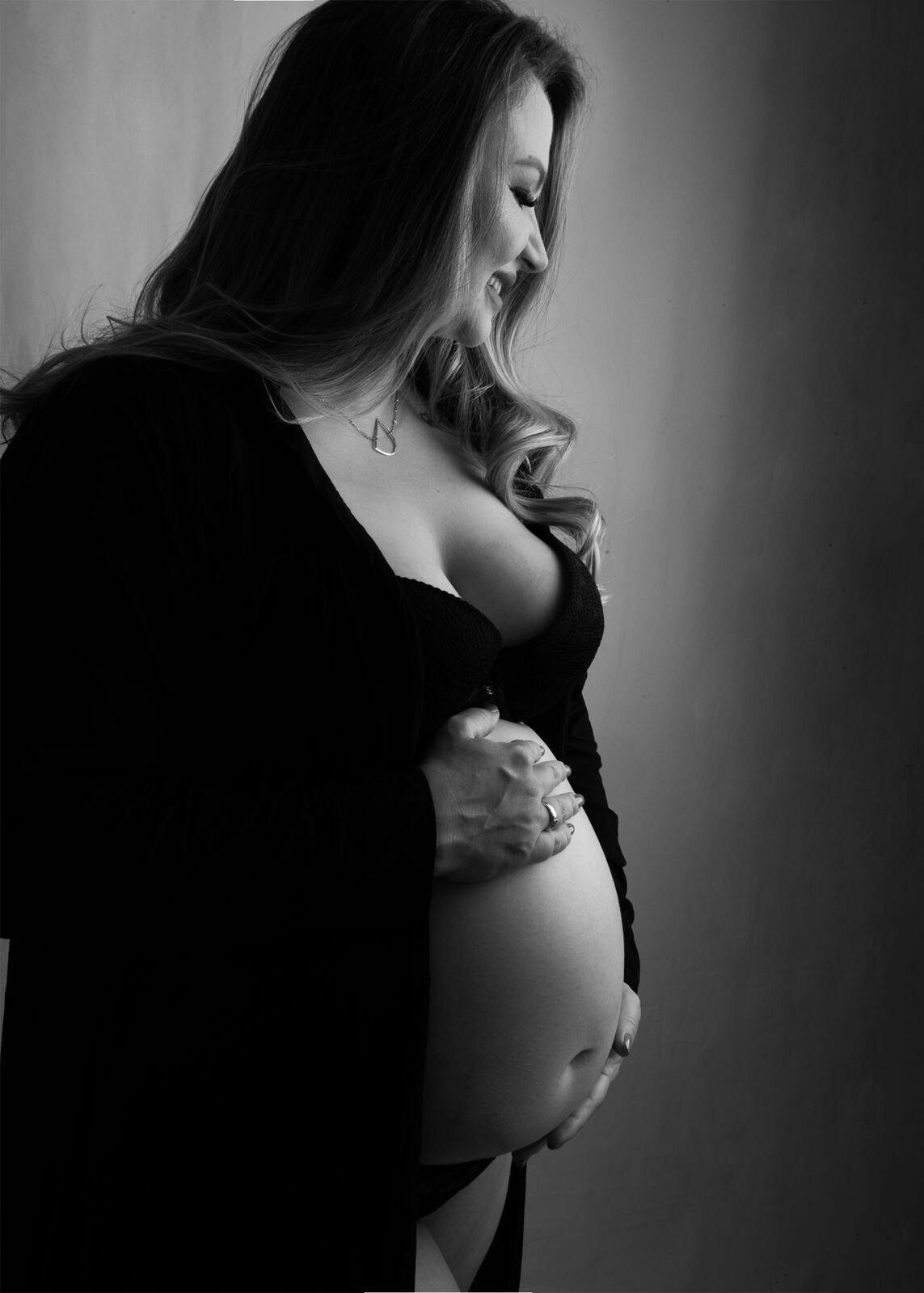 Foto Ensaio  gestante Dani com Glamour , Romantismo  e Sensualidade, Chapecó. - Imagem 4