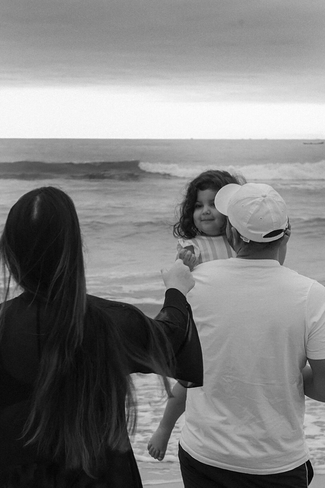 Foto Familia na praia, piquenique, Barra Velha Foto Familia na praia, piquenique, Barra Velha - Imagem 2