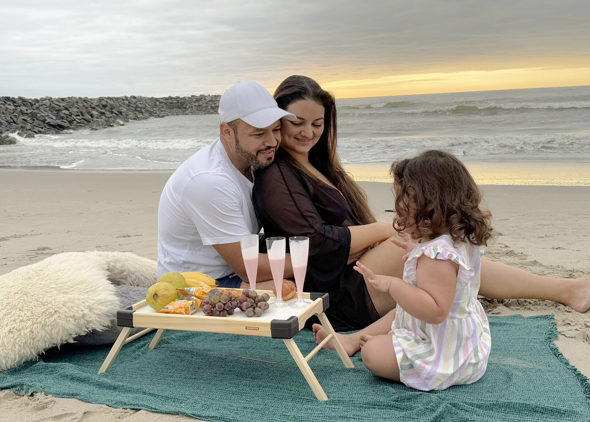 Familia na praia, piquenique, Barra Velha